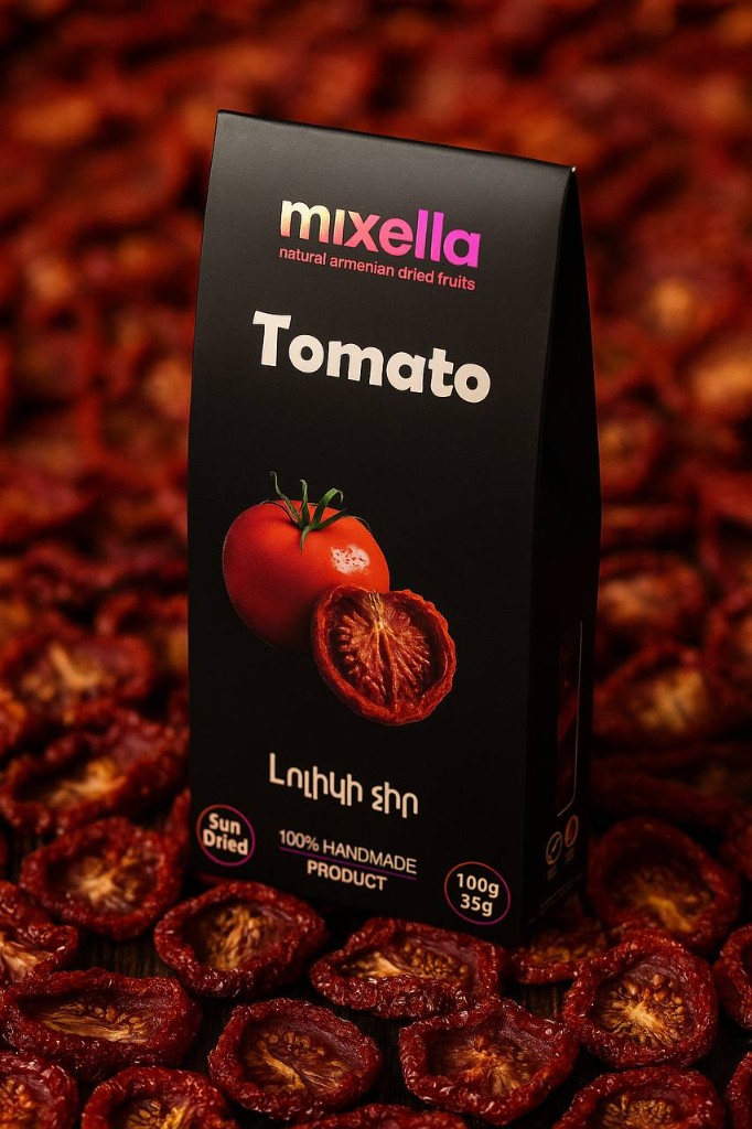 Mixella dried tomato pack with tomatoes around it